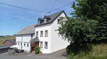 Idyllisch gelegenes Ferienhaus in der Eifel mit Sauna und Whirlpool