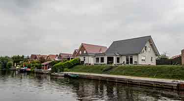 Ferienhaus mit Sauna und Bootsanleger am See in Großefehn